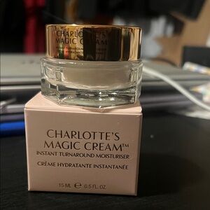 Charlotte Tilbury Magic Cream - Gold and Cream